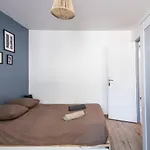 Bleuet - 2 Bedrooms - Air Conditioning, Free Parking & Tram דירה