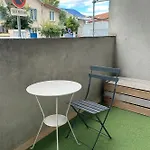 Bleuet - 2 Bedrooms - Air Conditioning, Free Parking & Tram דירה *