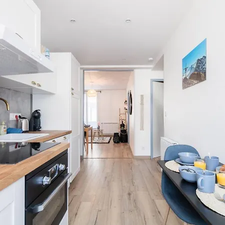 アパート Bleuet - 2 Bedrooms - Air Conditioning, Free Parking & Tram グルノーブル