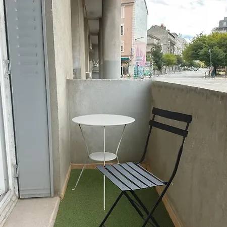 Bleuet - 2 Bedrooms - Air Conditioning, Free Parking & Tram アパート