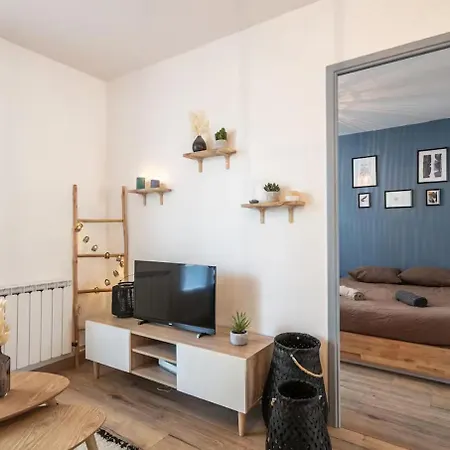 アパート Bleuet - 2 Bedrooms - Air Conditioning, Free Parking & Tram グルノーブル